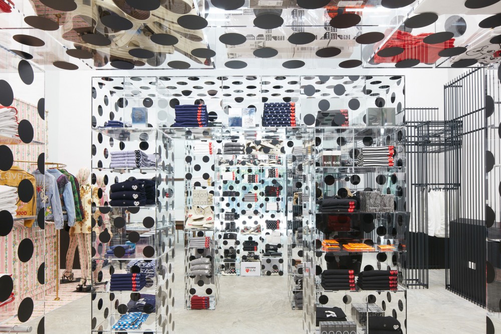 ชมแบรนด์แฟชั่นแบบสุดสนุกที่ DOVER STREET MARKET