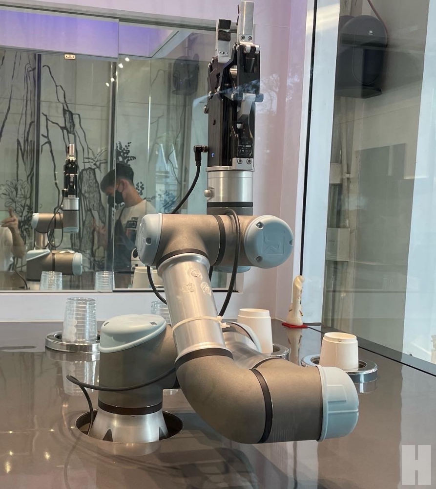 ืณ บวร Robot Barista
