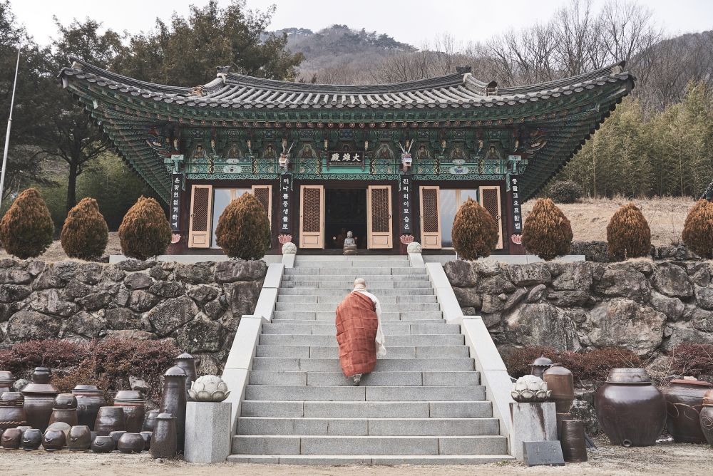 South Korean Monk cook