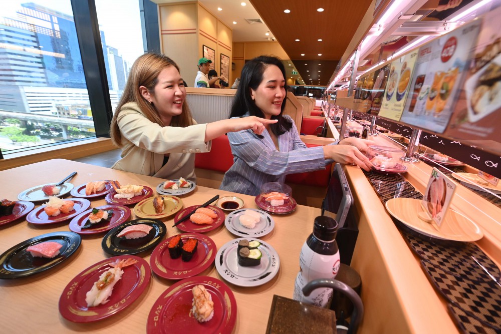 ร้านซูชิโร่ ต้นตำรับอันดับ 1 จาก ญี่ปุ่น เปิดสาขาใหม่ที่ ดิ เอ็มโพเรี่ยม แล้ว ฉลองสาขาที่ 8 ในโอกาสครบรอบหนึ่งปี