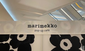 ทำยังไงให้ได้โต๊ะที่ Marimekko Pop Up café