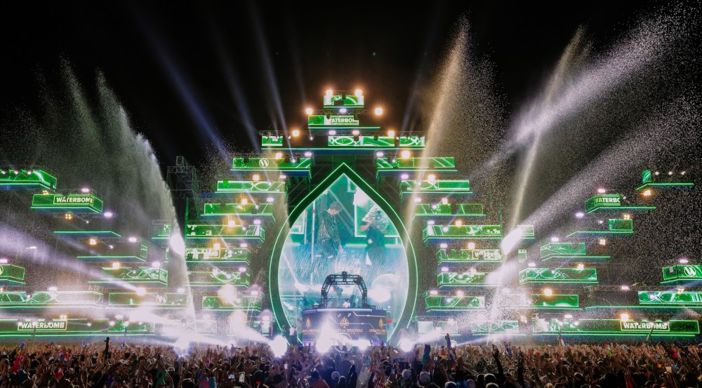 สาดน้ำให้กระจายกับ “WATERBOMB Bangkok 2023 Presented by Heineken® Silver”