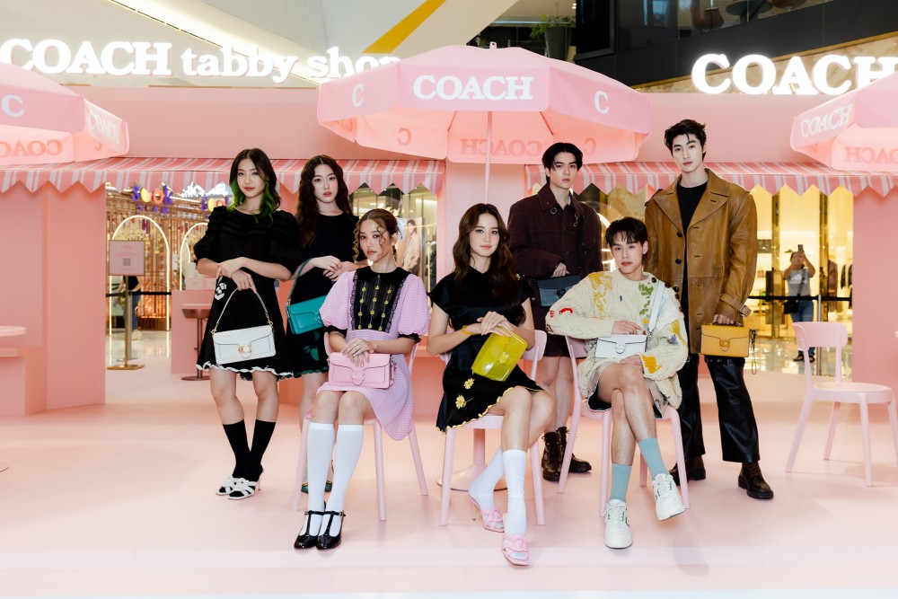 Coach เปิดตัว The Coach Tabby Shop เฉลิมฉลองการแสดงออกและการปลดปล่อยตัวตน