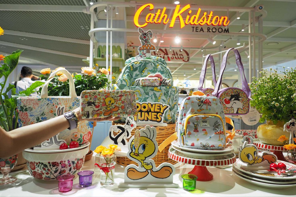 Looney Tunes x Cath Kidston ลายพรินท์กลิ่นอายโมเดิร์นวินเทจคอลเลคชั่นพิเศษน่าสะสม