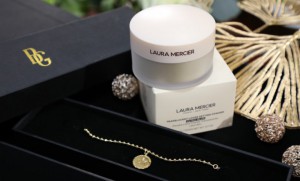 ครั้งแรกในประเทศไทย Laura Mercier เปิดตัว ‘แป้งเซรั่มลอร่า’ ติดทนยาวนาน 16 ชั่วโมง