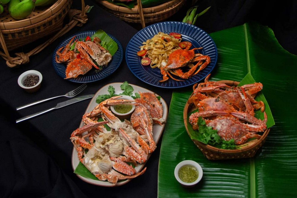 ชี้เป้า Weekend Premium Buffet : Blue Crab Specials มื้อค่ำฉ่ำปู @เลอ เมอริเดียน สุวรรณภูมิฯ