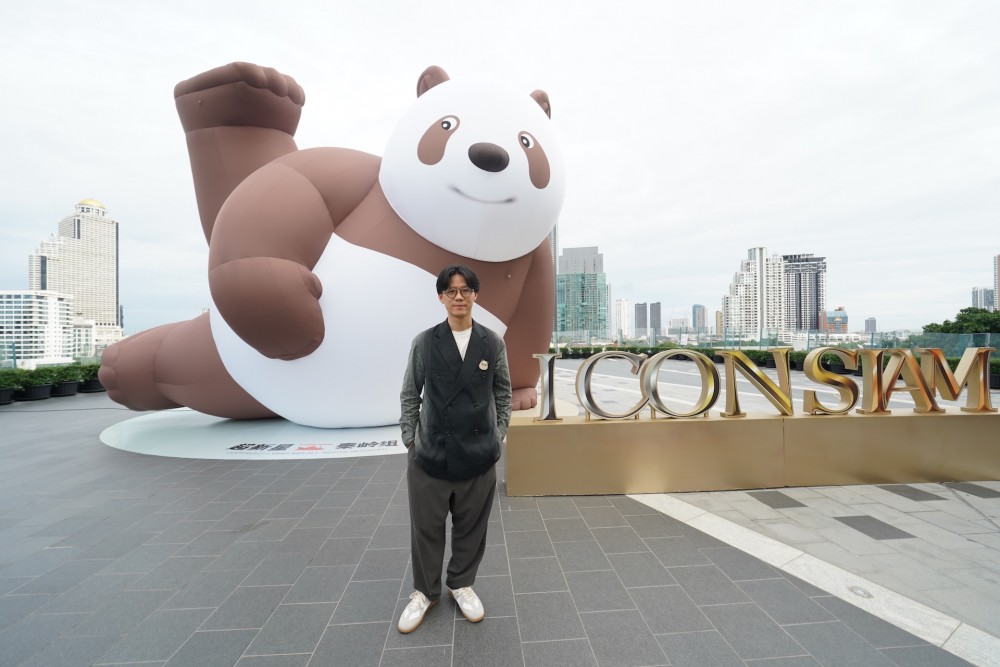ศิลปินดาวรุ่งจีน "ลีโอ หวง" เปิดใจเบื้องหลังการสร้างสรรค์ผลงานศิลปะที่ไอคอนสยาม