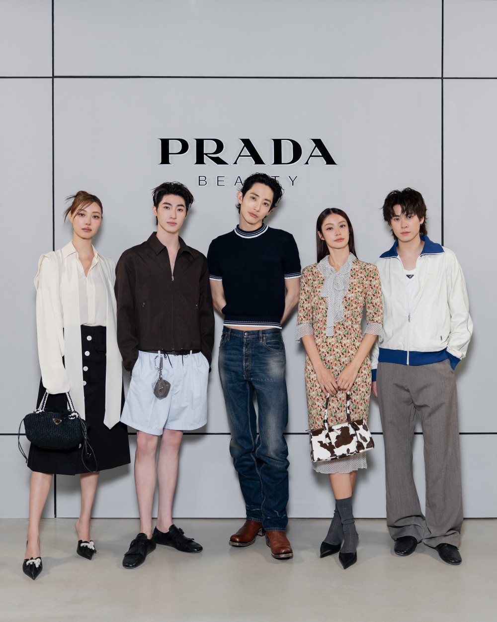 เจาะลึกโลกความงามระดับโอต์กูตูร์ กับ Pradascope Mascara และ Mesh Cushion รุ่นล่าสุดจาก PRADA