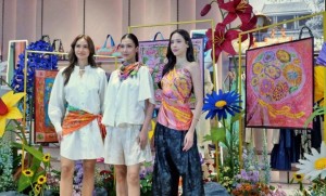 ‘Jim Thompson X Juli Baker and Summer’ เปิดคอลเลกชั่นผ้าพันคอลิมิเต็ดต้อนรับวันแม่