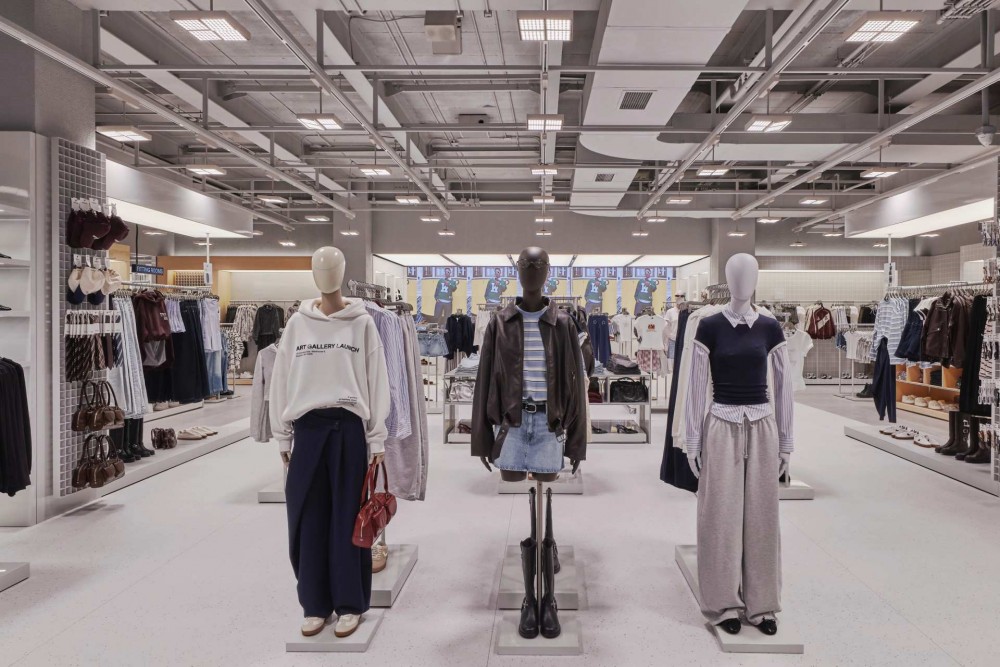 BERSHKA เปิดตัวแฟลกชิพสโตร์โฉมใหม่ ใจกลางกรุงเทพฯ จุดนัดพบแห่งใหม่ของคนรักแฟชั่น