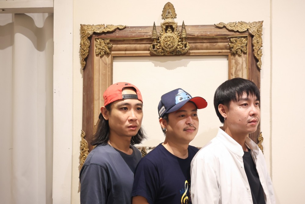 ไส้ติ่งโซไซตี้ (Sidethink Society) นักเคลื่อนไหวทางศิลปะที่ใช้ประวัติศาสตร์เป็นอาวุธ