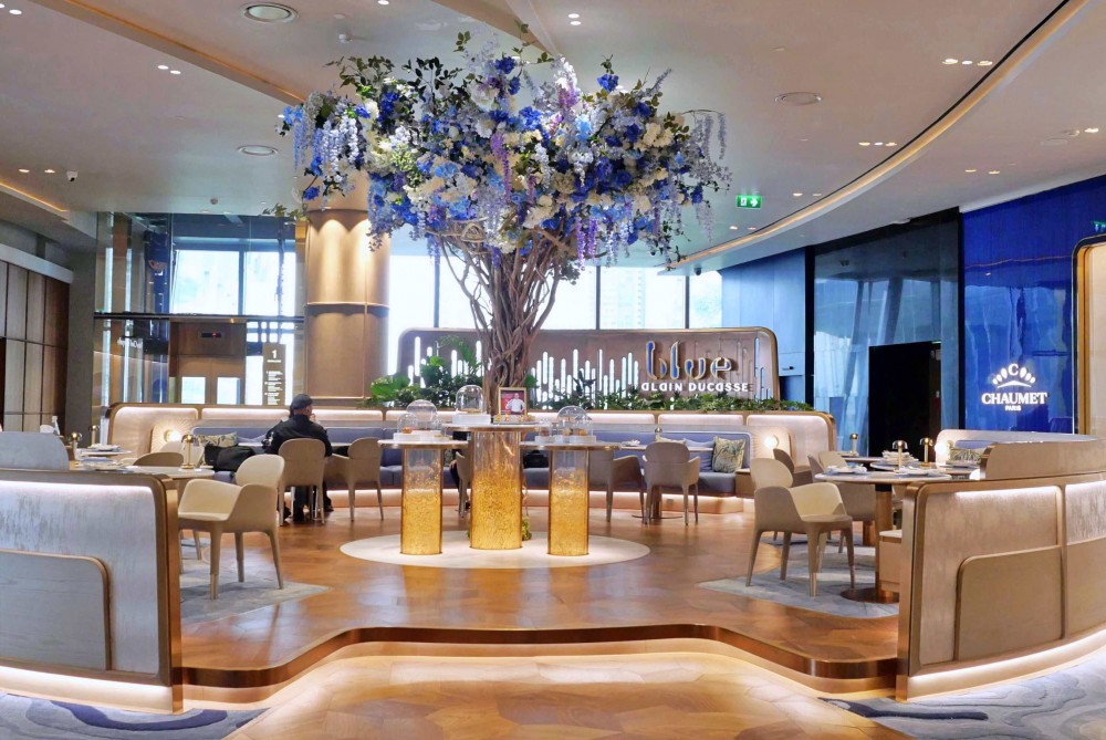Casual All-Day-Dining by Blue Alain Ducasse ประตูบานใหม่ของร้านมิชลินสตาร์