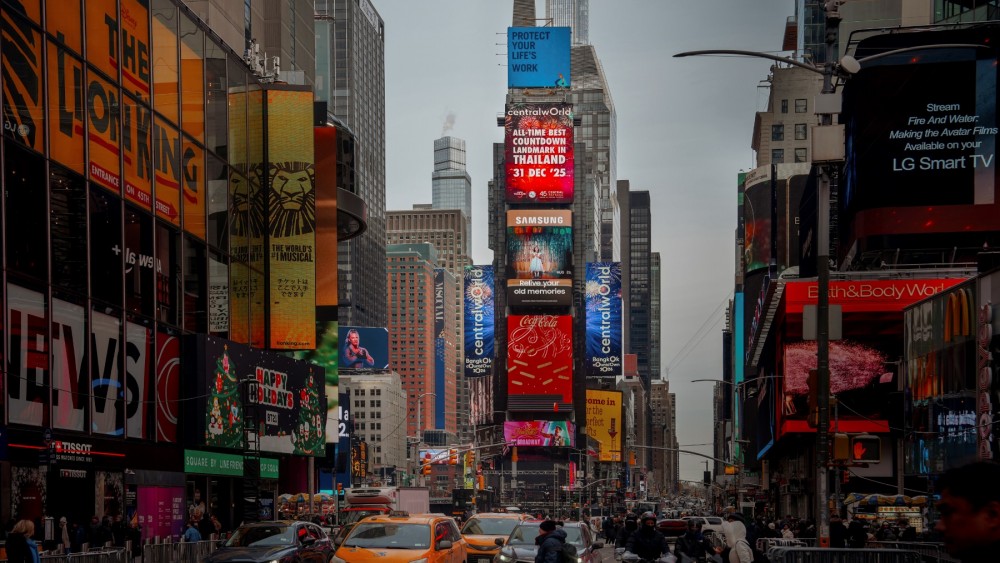 เคาต์ดาวน์แลนด์มาร์กไทยทำถึง!! ฉลองโมเมนท์ส่งท้ายปี บน Times Square New York 7 ปีซ้อน