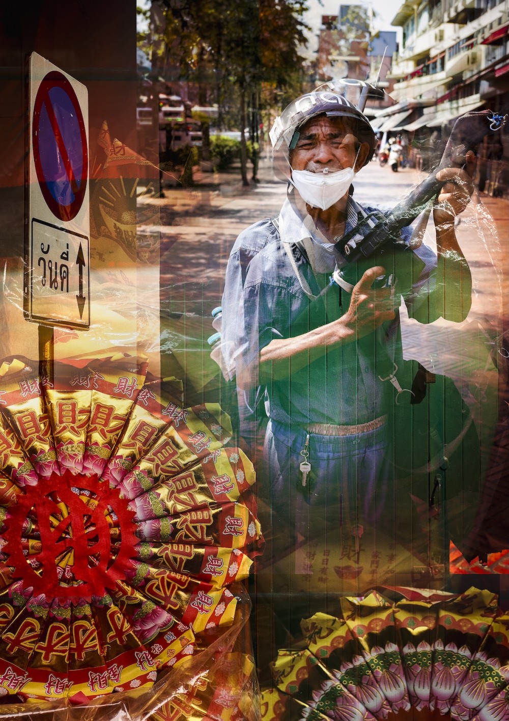 The Show Must Go On เรื่องเล่าของเมืองที่ยังดำเนิน ผ่านเลนส์ของ ‘สมัชชา อภัยสุวรรณ’ ใน Bangkok Design Week 2026