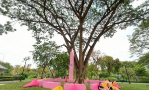 เปลี่ยนถนนประวัติศาสตร์ให้เป็นห้องนั่งเล่นของคนรุ่นใหม่ เมื่อ ‘การอ่าน’ ในกรุงเทพฯ ไม่ใช่เรื่องนิ่งเงียบอีกต่อไป