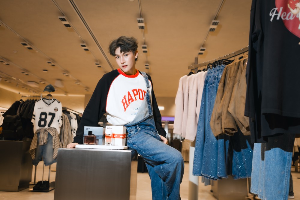 The New Digital Frontier: PULL&BEAR เผยโฉมแฟลกชิพสโตร์ดีไซน์ล้ำสมัย ณ เซ็นทรัล พาร์ค