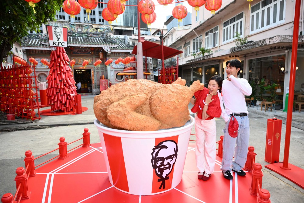 ฉีกทุกภาพจำของเทศกาลตรุษจีน KFC เปลี่ยนศาลเจ้าเป็นแลนด์มาร์กสุดกร๊อบ