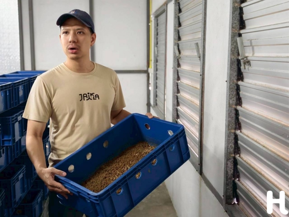 อิทธิกร เทพมณี จากนักวิเคราะห์การเงินสู่ผู้บุกเบิกโปรตีนจากแมลง เมื่อรายงานวิกฤตอาหารโลกเปลี่ยนเส้นทางชีวิต