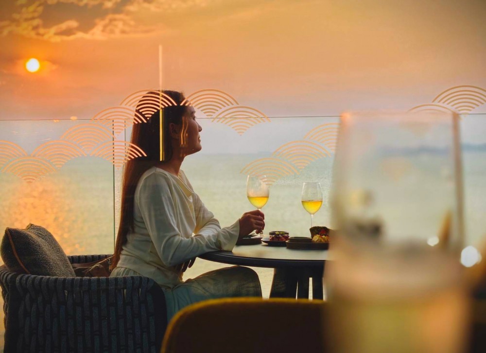 จิบซันดาวเนอร์เหนือหาดจอมเทียน @Torien Rooftop & Bar โมเดิร์นอิซากายะวิวทะเลเปิดใหม่ที่สูงที่สุดในพัทยา