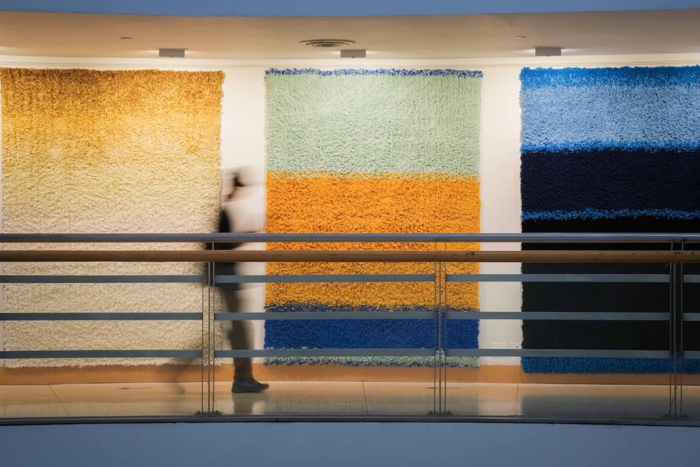 เมื่ออารยธรรมอาจเหลือแค่ “ร่องรอย”: นิทรรศการศิลปะสิ่งทอ PASAYA ที่ชวนเราตัดสินใจอนาคตโลก