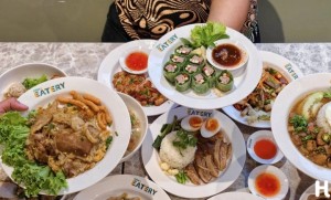 มัดรวมของกินระดับตำนาน กับ Food Destination แห่งใหม่ย่านฝั่งธนฯ ใน Lotus’s Eatery @ICS