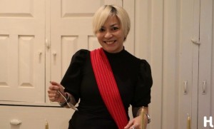 SIRI is IRIS: ศิลปะสะท้อนตัวตนผ่านหยดน้ำตาและดอกไม้ของ ‘สิริฉาย เอาฬาร’