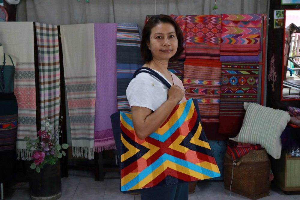 อัญชลี ธีระโคตร: จากนักบัญชีสู่วิถีคราฟต์ร่วมสมัย