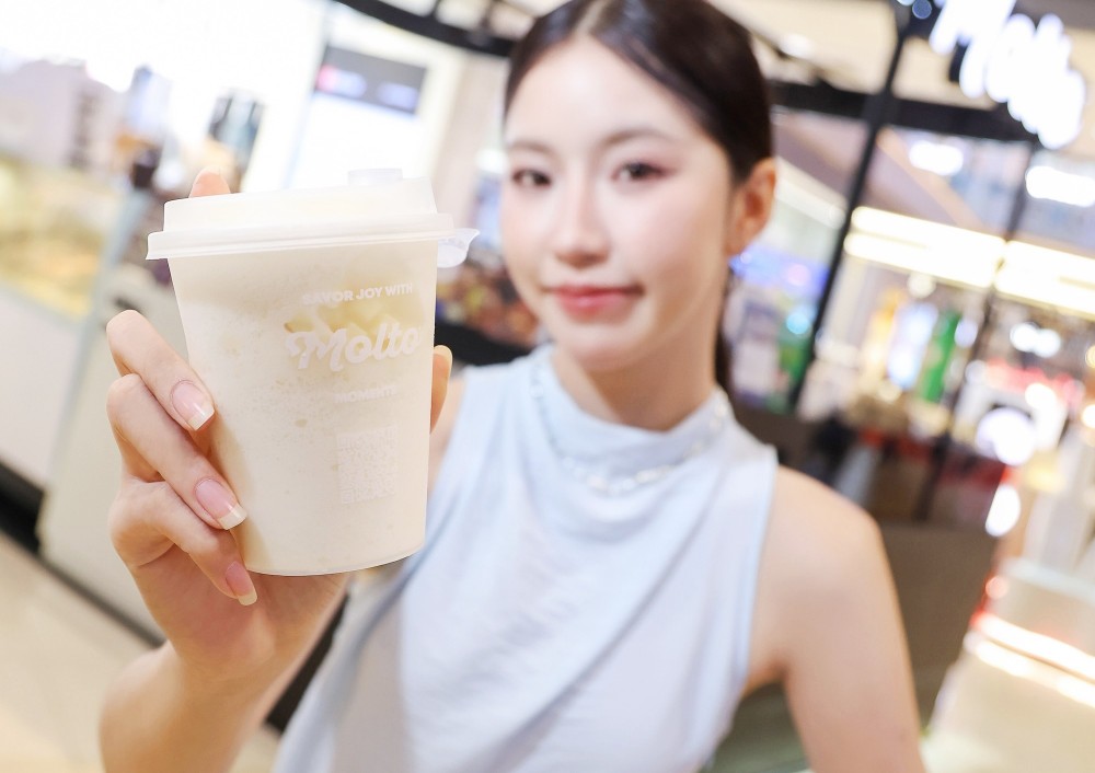ชิม 12 เมนูอร่อยที่ได้แรงบันดาลใจจาก “สีแห่งปี-CLOUD DANCER” ในแคมเปญ MEGA CLOUD PARTY