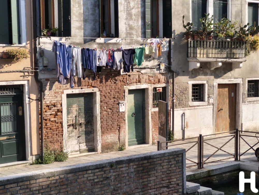 การตากผ้า Venice