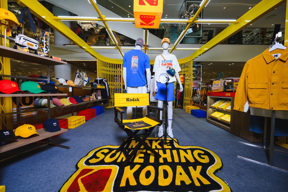 KODAK กลับมาอีกครั้งในลุคแฟชั่น! KODAK CROSS SHOP POP-UP STORE ชวนแต่งตัวด้วยความทรงจำ