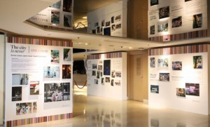 นิทรรศการภาพถ่าย The City Is Never One Color สำรวจความหลากหลายผ่านสีสันในชีวิตประจำวันของย่านรัชดา