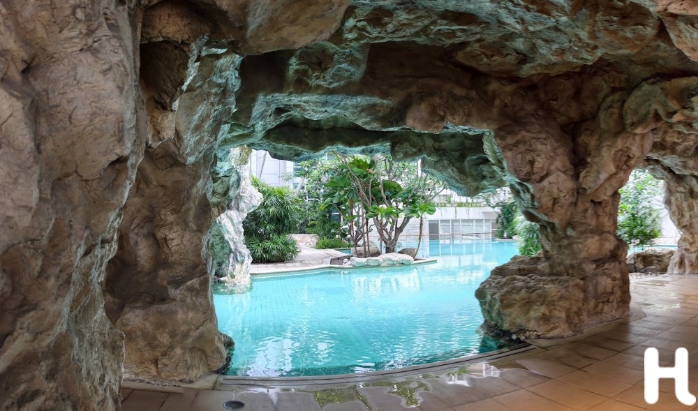 Finding a Green Sanctuary in Bangkok’s Heart: A Review of Dusit Suites Hotel Ratchadamri