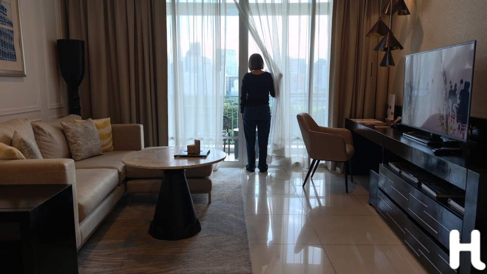 Dusit Suites Ratchadamri guestroom