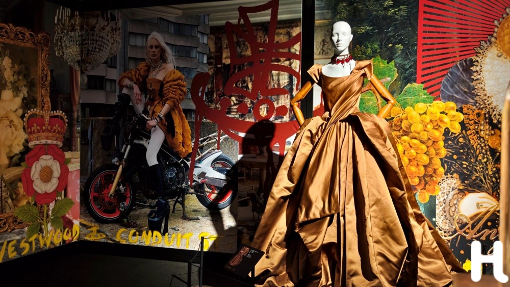 เปิดโลกแฟชั่นไร้พรมแดนของ Vivienne Westwood ผ่านเครื่องประดับกว่า 600 ชิ้น ในนิทรรศการครั้งแรกที่กรุงเทพฯ