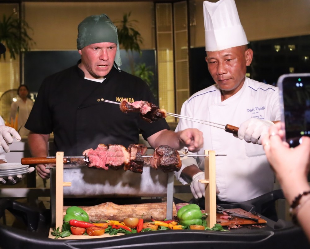 Nómada Hua Hin: Come for the Grill, Stay for the Dance