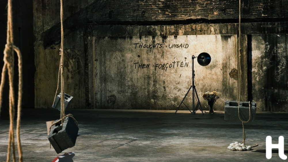 Bright at Midnight บทสนทนาถึง Bas Jan Ader ศิลปินผู้หายสาบสูญ ณ Bangkok Kunsthalle